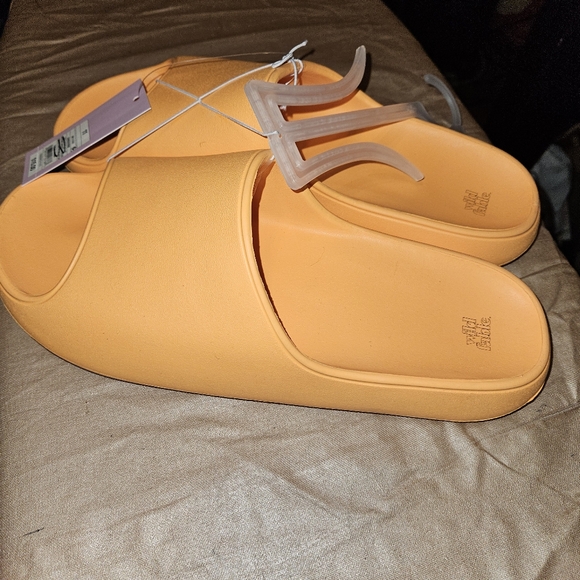 Wild Fable orange slide sandals, women's 13, men's 11 - Picture 3 of 4